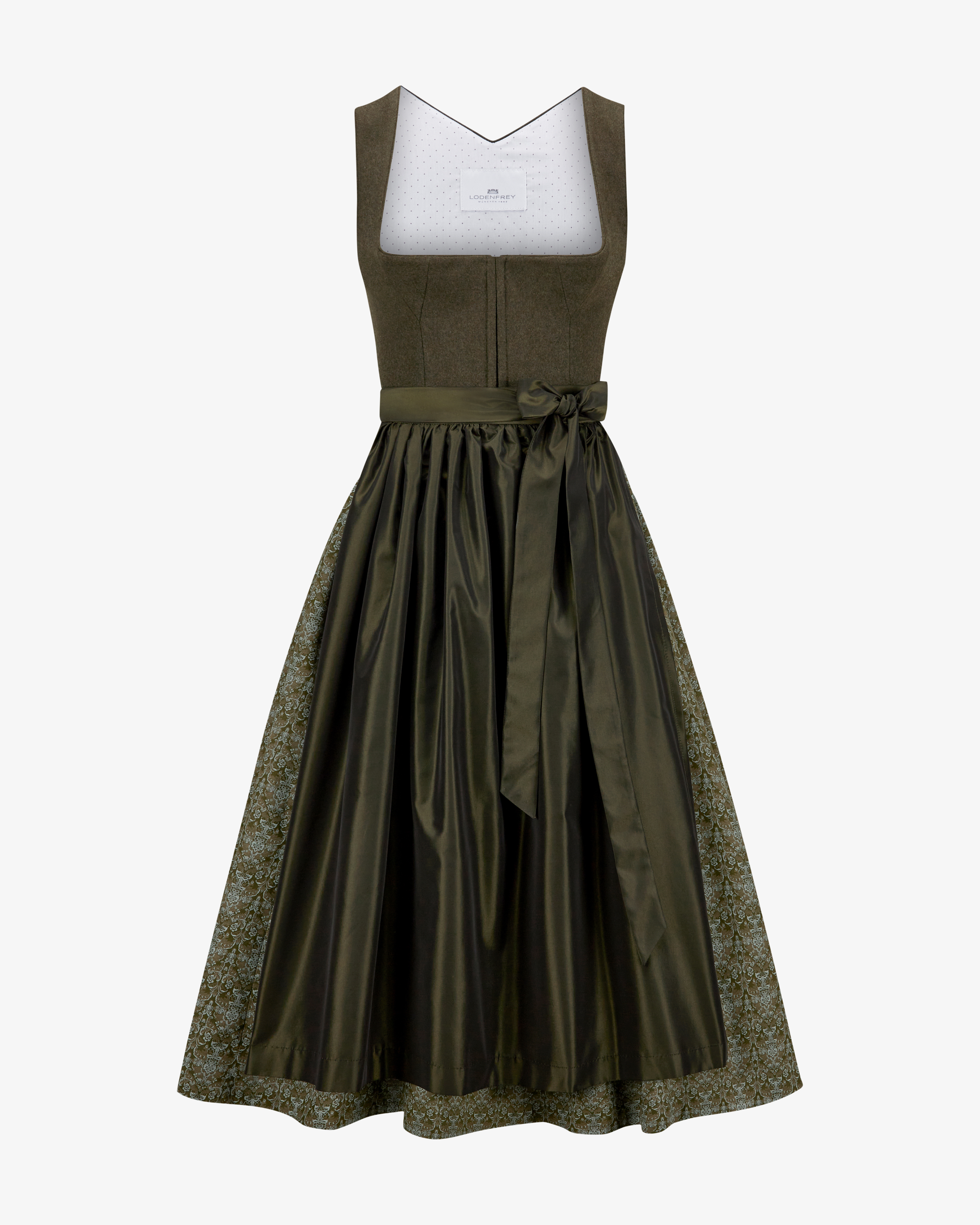 Dirndl lang mit Schürze