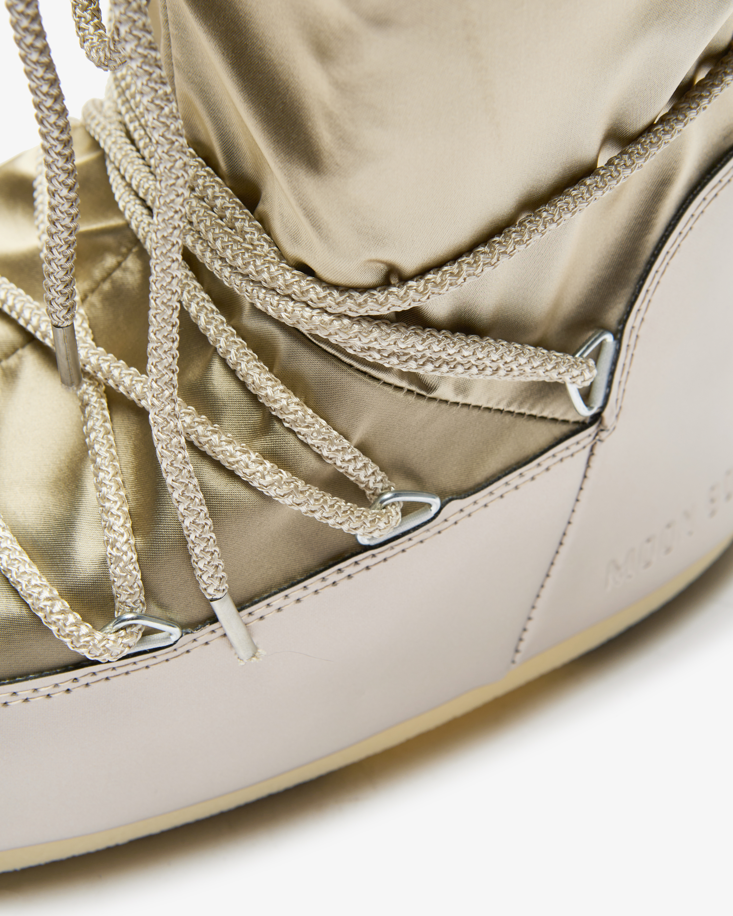 Icon Glance Moon Boots 