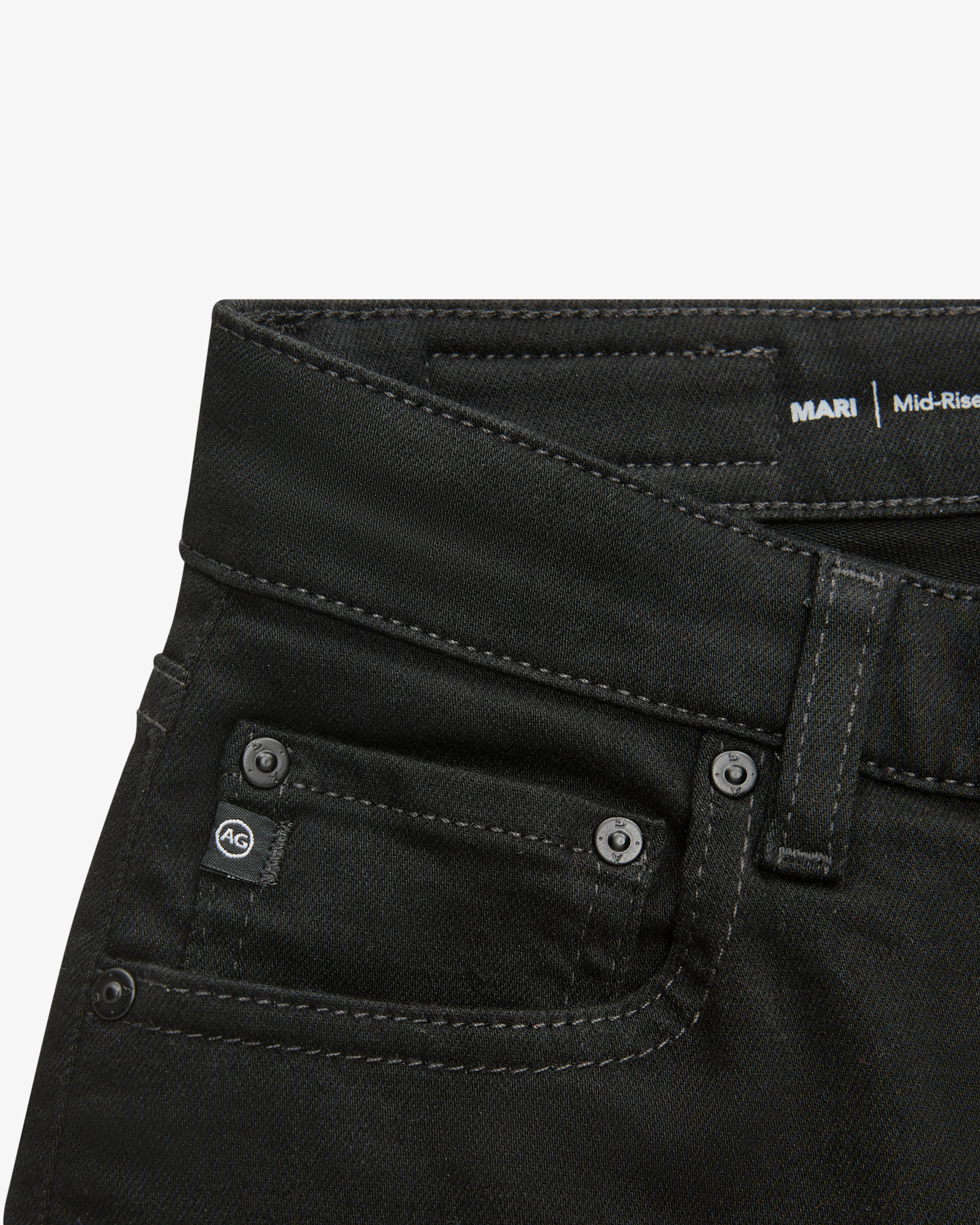 Mari Jeans Mid-Rise Slim Straight 